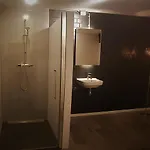 Vacation With Hottub And Sauna
