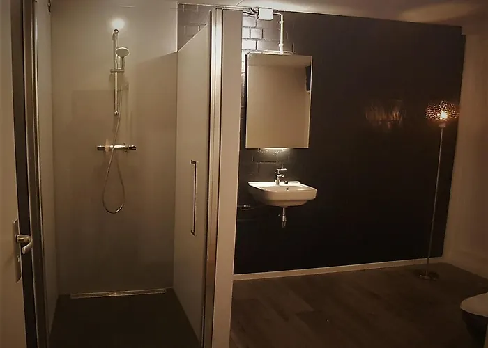 Vacation With Hottub And Sauna