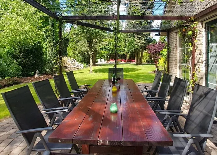 Prázdninový dům Vacation With Hottub And Sauna *