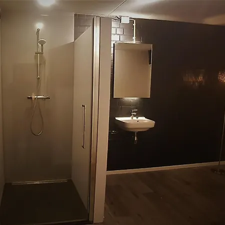 Vacation With Hottub And Sauna